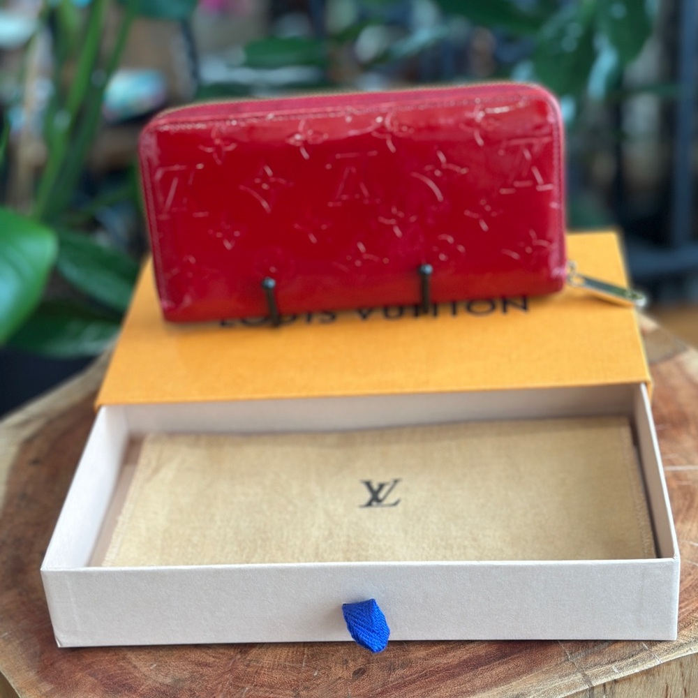 Louis Vuitton Vernis Zippy Wallet Red CA4010 Dust bag LV box